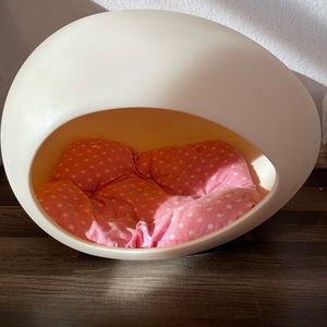 Cream Egg Pet Bed